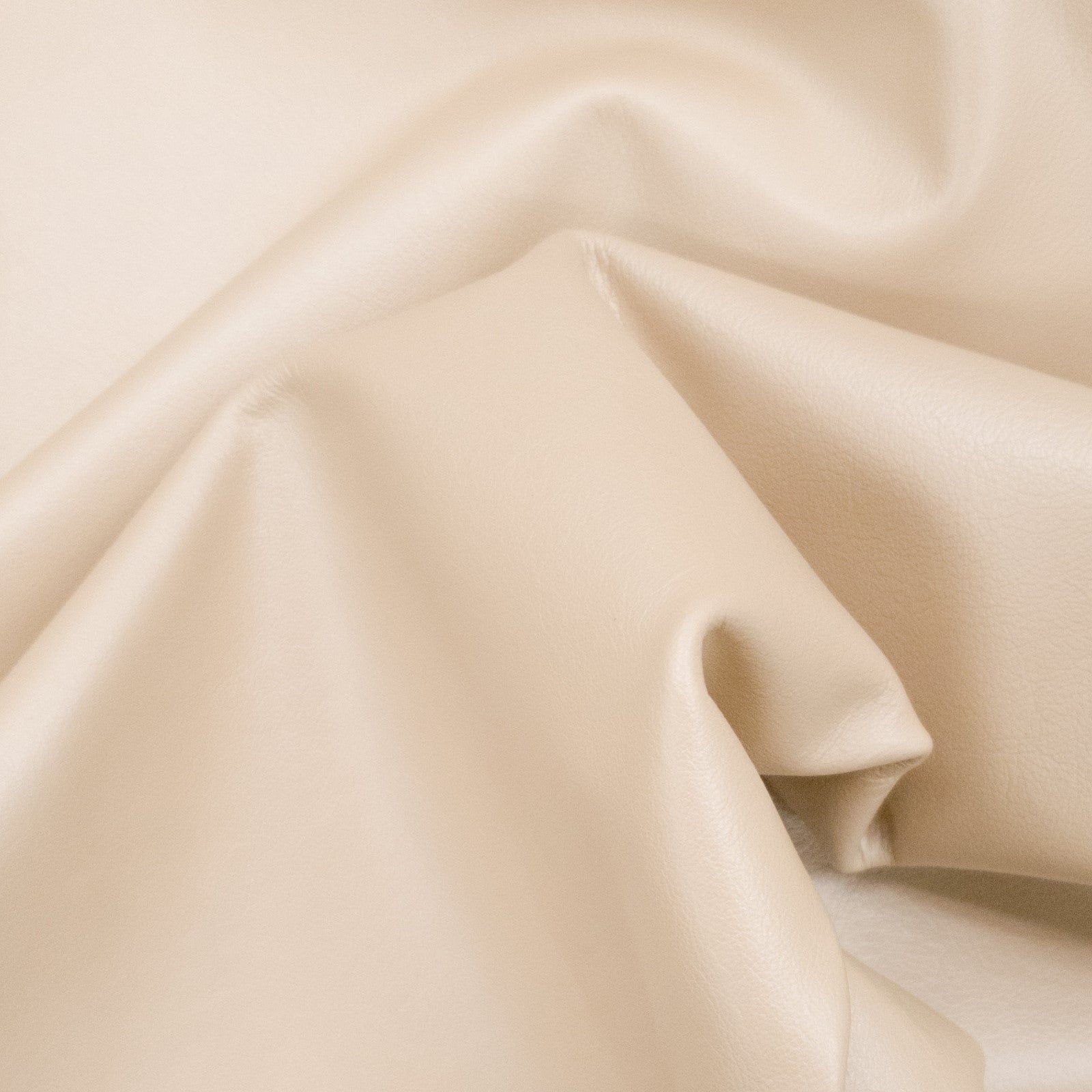 Neutrals, 2-4 oz, 25-64 SqFt, Full Upholstery Cow Hides, Champagne Pearl / 41-48 / 2-3 | The Leather Guy