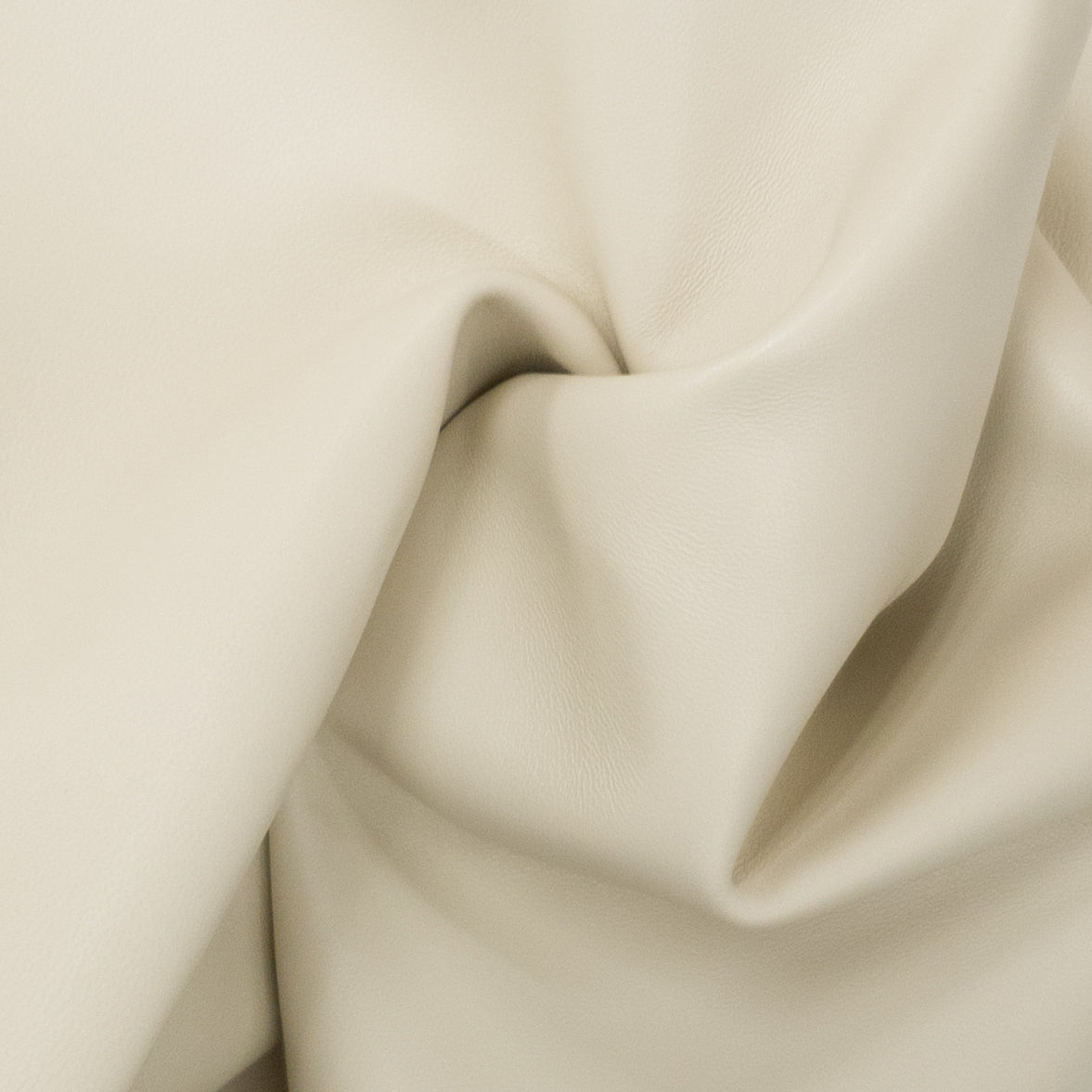 Grays and Off White, 3-6 Sq Ft, 1-3 oz, Lamb Hides, Vanilla White / 5-6 / 1.5-2.5 oz (.6-1 MM) | The Leather Guy