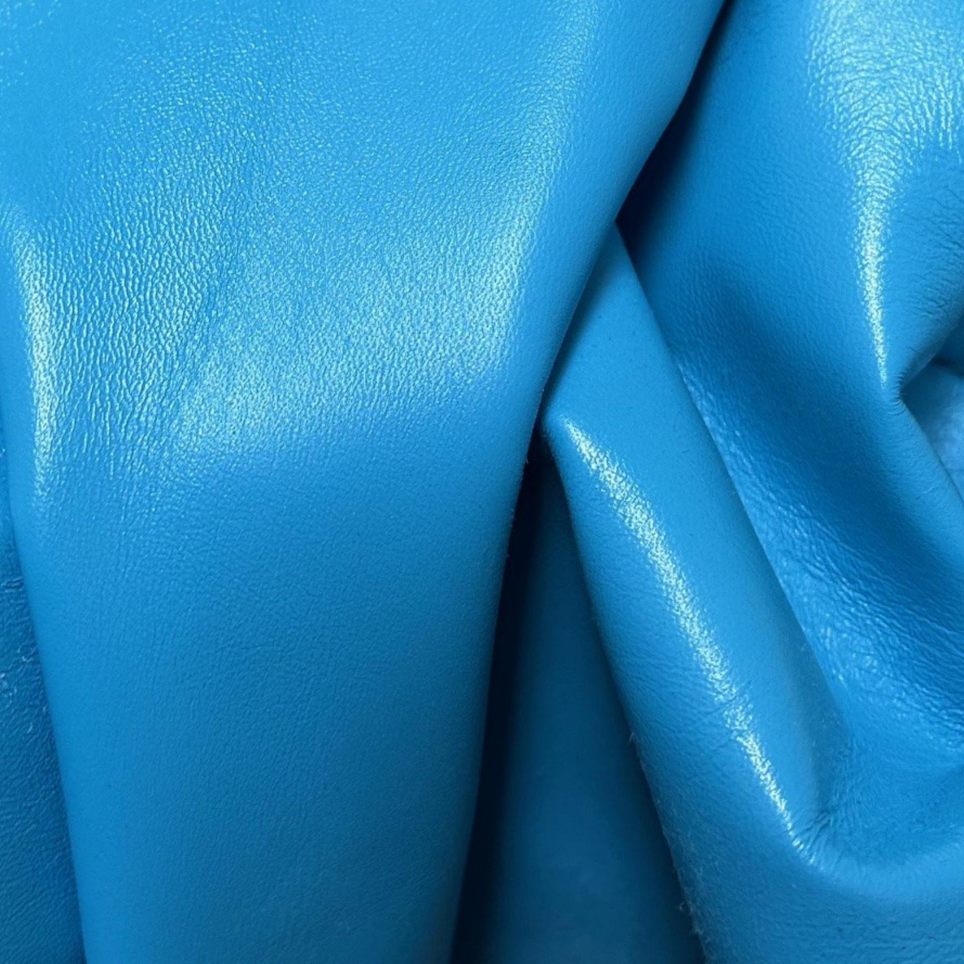 Blues, 3-8 Sq Ft, 2-3 oz, Lamb Hides, Low-Grade Pool Blue / 5-6 / 2-3 oz (.8-1.2 MM) | The Leather Guy