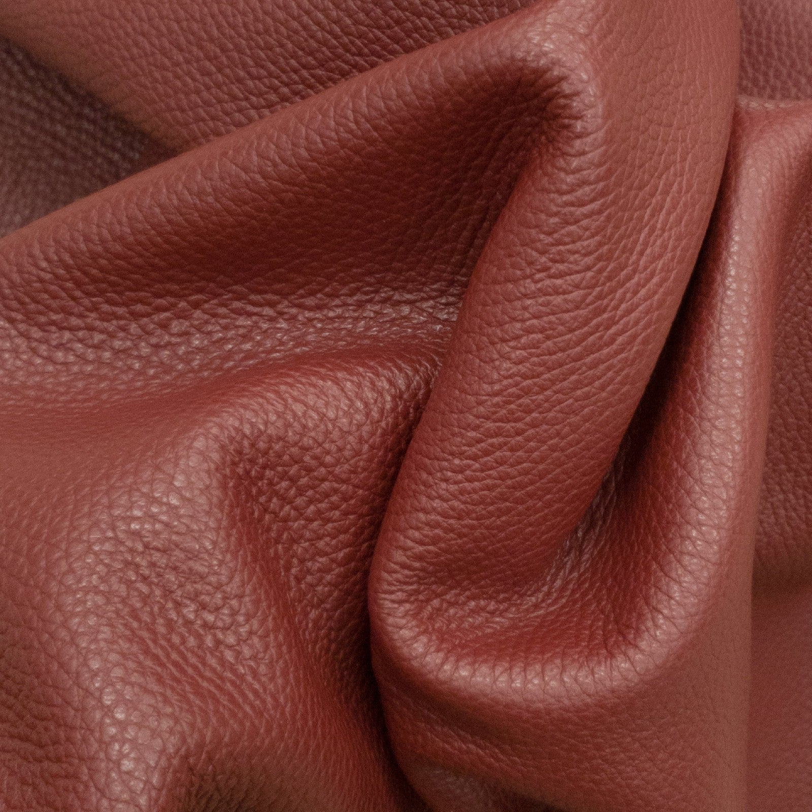 Warrens Cranberry Red, Tried n True, 3-4 oz Leather Cow Hides, | The Leather Guy